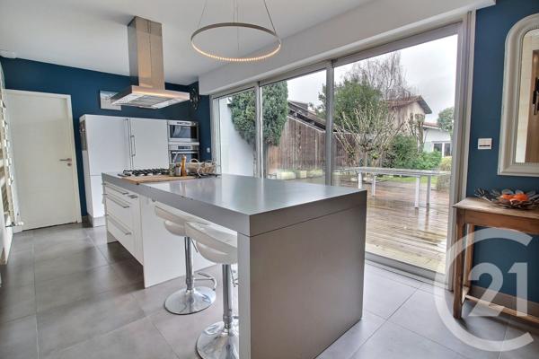 Maison à vendre  5 pièces - 155 m2 PESSAC - 33