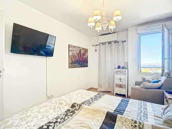À vendre : Appartement 3 pièces 69 m2 à Marseille - Secteur Pointe Rouge