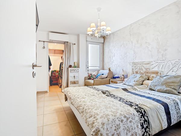 À vendre : Appartement 3 pièces 69 m2 à Marseille - Secteur Pointe Rouge