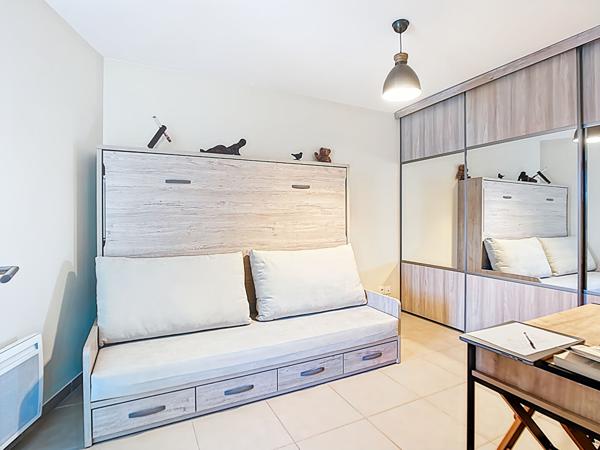 À vendre : Appartement 3 pièces 69 m2 à Marseille - Secteur Pointe Rouge