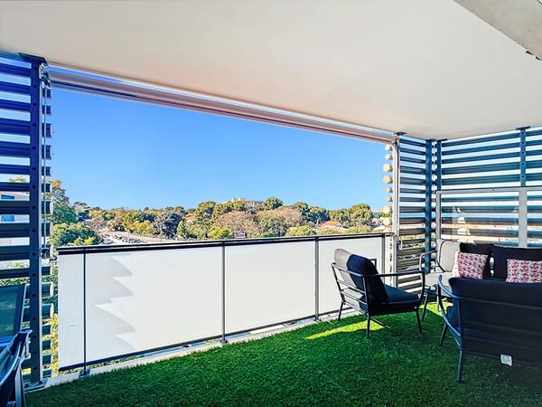 À vendre : Appartement 3 pièces 69 m2 à Marseille - Secteur Pointe Rouge