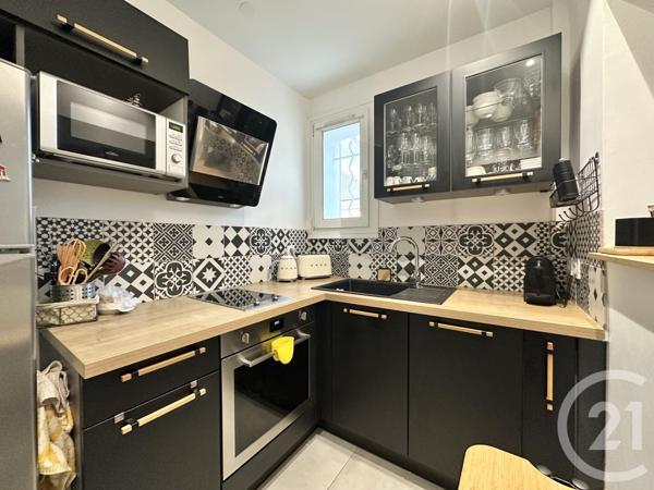 Appartement F2 à vendre  2 pièces - 70 m2 LE CASTELLET - 83