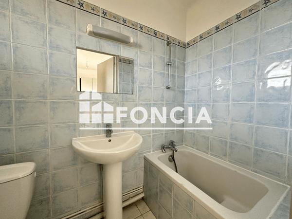 Location Appartement 2 pièces 45 m² - 157 AVENUE EMILE VINCENT Toulon 83000
