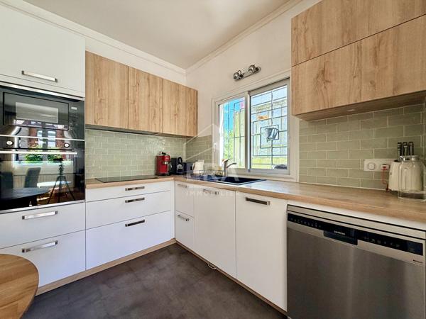 Chaville Rive Gauche - Maison de ville en copropriété, terrasse plein sud, parking et cave - Bien coup de coeur