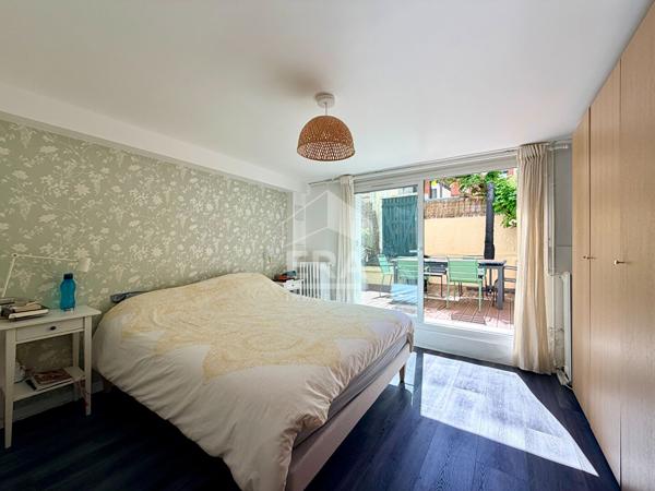 Chaville Rive Gauche - Maison de ville en copropriété, terrasse plein sud, parking et cave - Bien coup de coeur