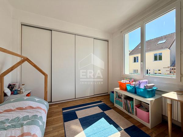 Chaville Rive Gauche - Maison de ville en copropriété, terrasse plein sud, parking et cave - Bien coup de coeur