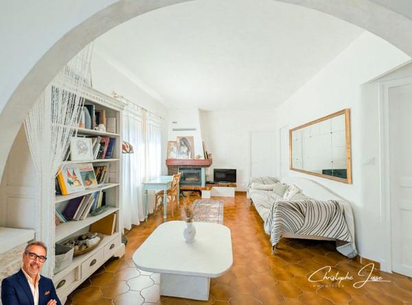 Maison 4 faces avec vue mer, accès plage à pied et studio