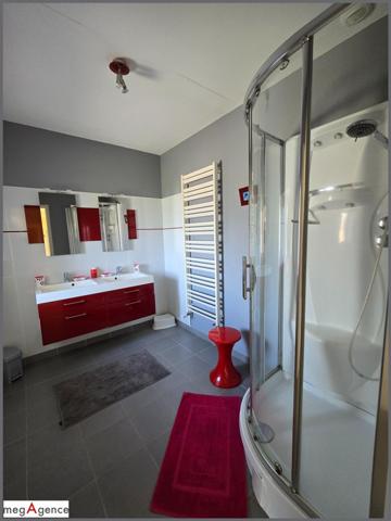 Maison à VILLEDIEU-LES-POELES, 50800 - 10 pièces 220m²