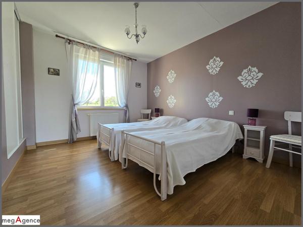 Maison à VILLEDIEU-LES-POELES, 50800 - 10 pièces 220m²