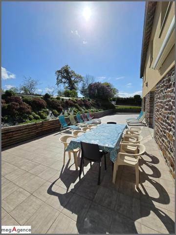 Maison à VILLEDIEU-LES-POELES, 50800 - 10 pièces 220m²