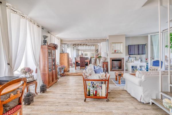 Grande maison - 4 chambres - beau jardin