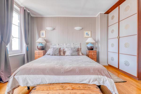 Grande maison - 4 chambres - beau jardin