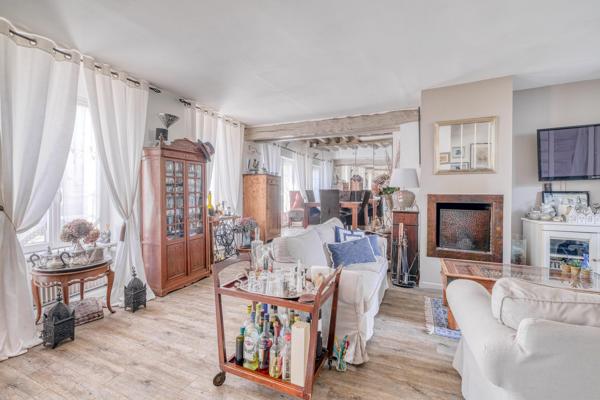 Grande maison - 4 chambres - beau jardin