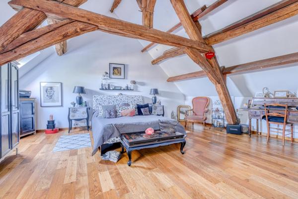 Grande maison - 4 chambres - beau jardin