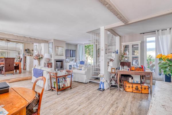 Grande maison - 4 chambres - beau jardin