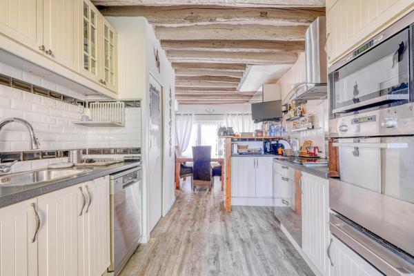 Grande maison - 4 chambres - beau jardin
