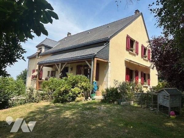 MAISON A VENDRE BAUGE EN ANJOU
Maison située 5 minutes de Baugé dans très bel environnement.
...