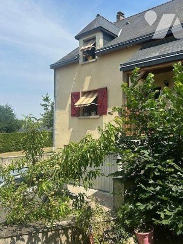 MAISON A VENDRE BAUGE EN ANJOU
Maison située 5 minutes de Baugé dans très bel environnement.
...
