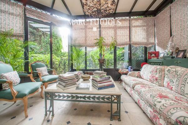 Paris XVI Passy appartement comme une maison avec terrasse et jardin