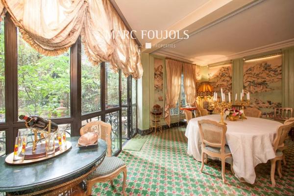 Paris XVI Passy appartement comme une maison avec terrasse et jardin