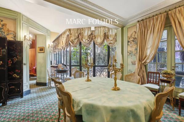 Paris XVI Passy appartement comme une maison avec terrasse et jardin