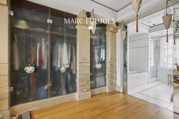 Paris XVI Passy appartement comme une maison avec terrasse et jardin