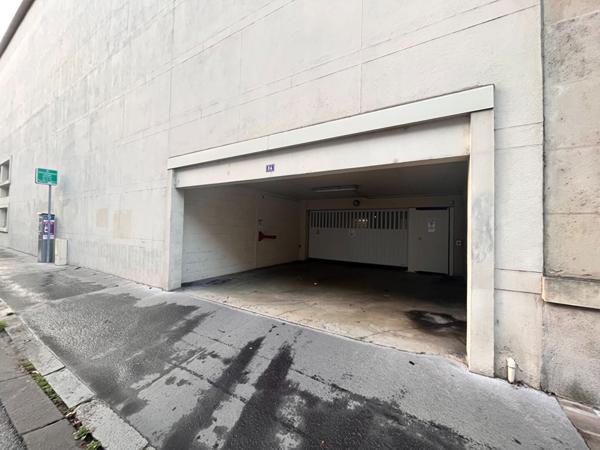 GARAGE, REIMS - VENISE