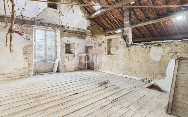 Maison à vendre    3 pièces •  Raze