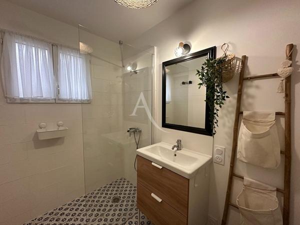 PROPRIETE DE 164.92 M2 AVEC TERRASSE JARDIN PARKING A GREOUX LES BAINS