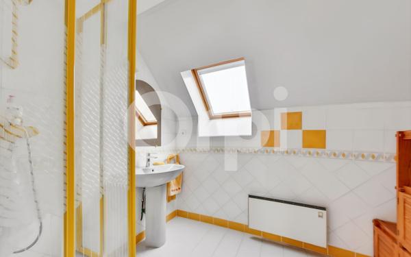 Maison à vendre    7 pièces • 136 m2 Senlis