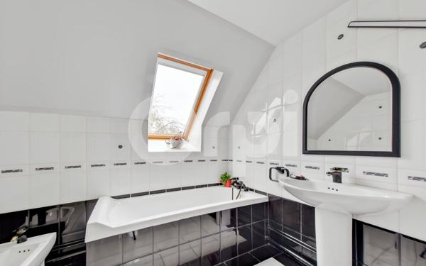 Maison à vendre    7 pièces • 136 m2 Senlis