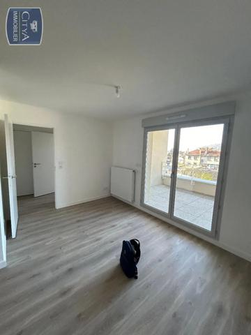 Appartement à louer 2 pièces 44.4m² Givors (69700)