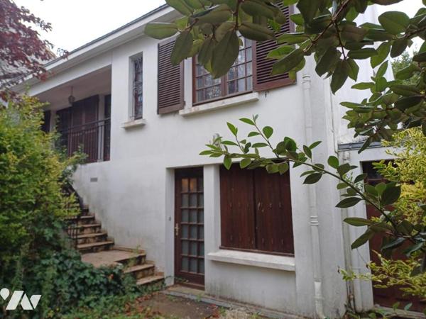 A VENDRE à LES SORINIERES - Maison T8 à rénover de 160m2 hab. sur 575m2 de jardin