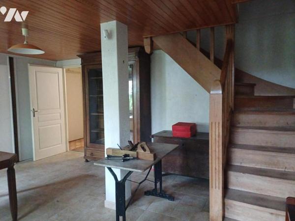 A VENDRE à LES SORINIERES - Maison T8 à rénover de 160m2 hab. sur 575m2 de jardin
