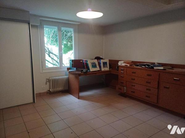 A VENDRE à LES SORINIERES - Maison T8 à rénover de 160m2 hab. sur 575m2 de jardin