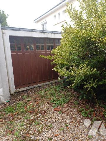 A VENDRE à LES SORINIERES - Maison T8 à rénover de 160m2 hab. sur 575m2 de jardin