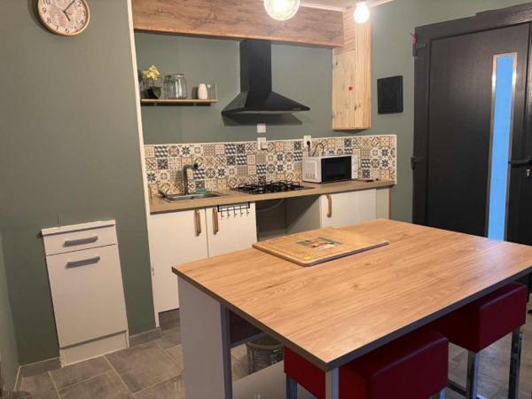 Maison mitoyenne 1 côté Conlie 44 m²