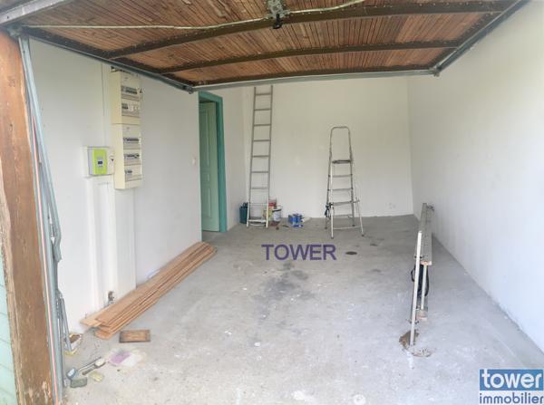 THORS 17160 - Maison 6 piéces de plain pied de 127 m² habitables édifiée sur 1000 m² avec garage.