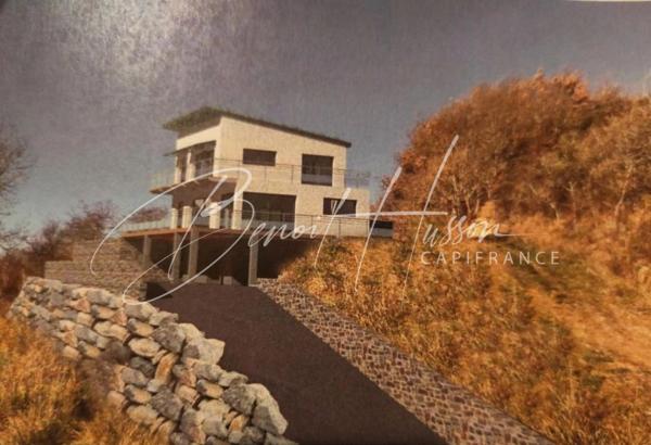 Terrain constructible de 3525m² avec vue - Hors lotissement