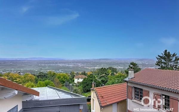 Immeuble à vendre    5 pièces • 348 m2 Châteaugay