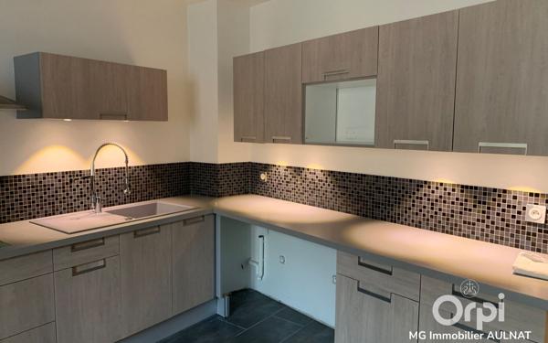 Immeuble à vendre    5 pièces • 348 m2 Châteaugay