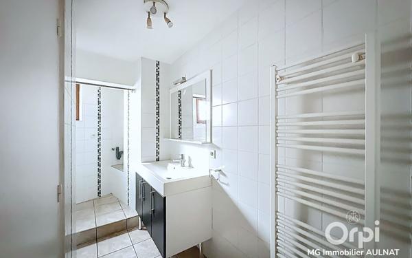 Immeuble à vendre    5 pièces • 348 m2 Châteaugay