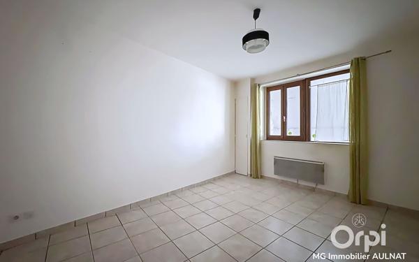 Immeuble à vendre    5 pièces • 348 m2 Châteaugay
