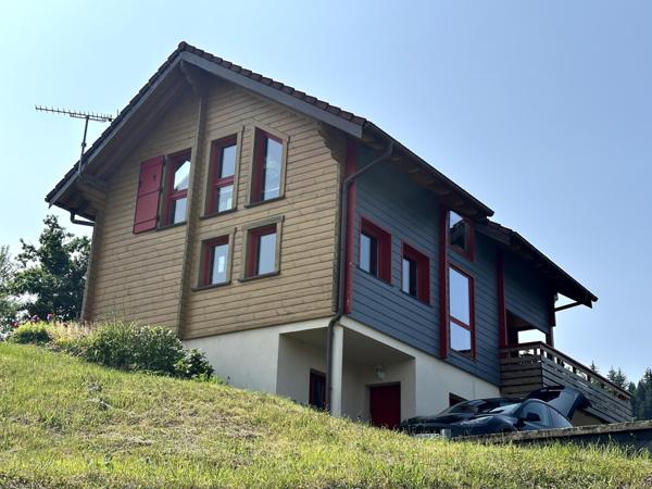 Charmant chalet avec vue dégagée et belle exposition à Saint Nabord les Breuchottes.