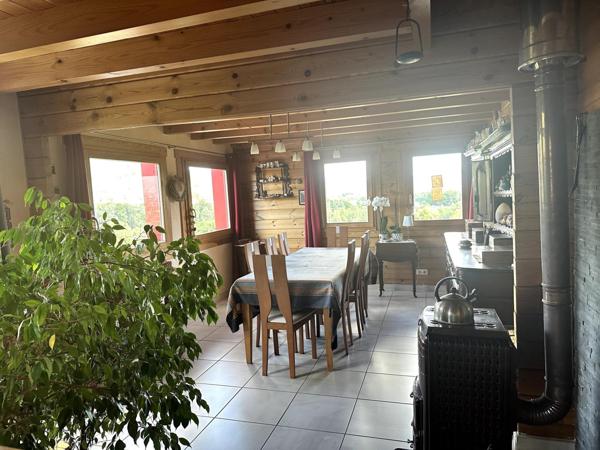 Charmant chalet avec vue dégagée et belle exposition à Saint Nabord les Breuchottes.