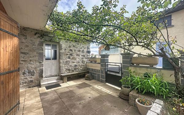 Appartement à louer    3 pièces •  Châteaugay