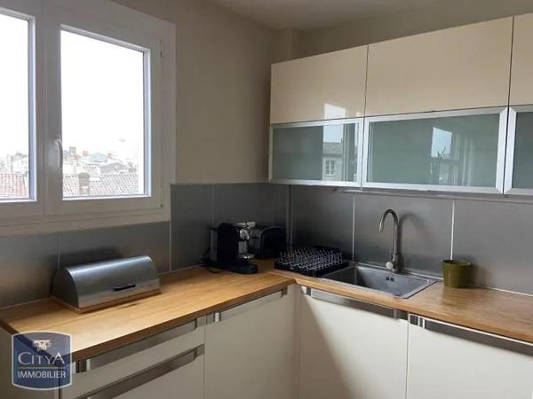 Appartement à louer 2 pièces 48.5m² Bordeaux (33000)