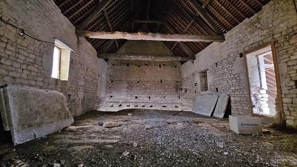 Dernier lot - Grange à rénover dans magnifique corps de ferme proche mer et Bayeux