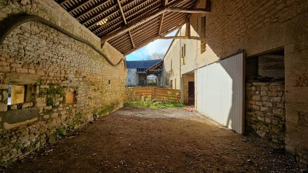 Dernier lot - Grange à rénover dans magnifique corps de ferme proche mer et Bayeux