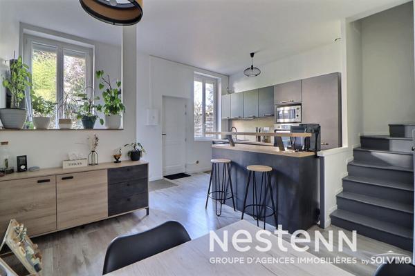 Coeur Village, Maison en duplex T4, 64m2, terrasse et stationnement.